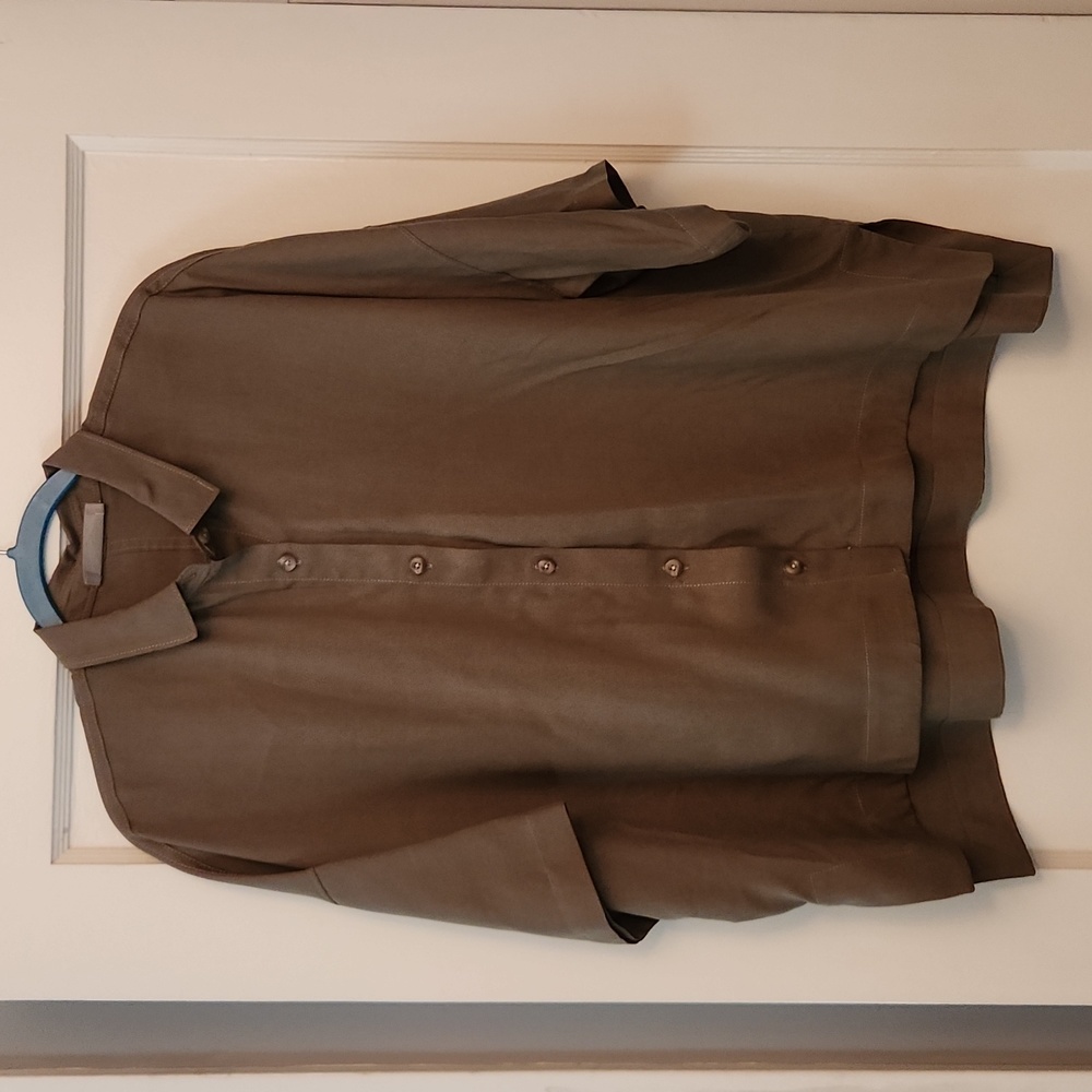 Everlane Drapey Square Shirt in Kalamata